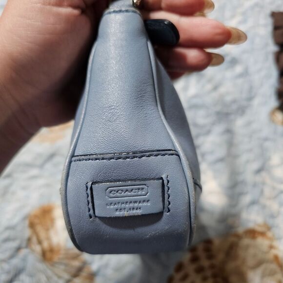 2002 Vintage Y2K Coach Demi Shoulder Bag in Blue Glovetanned Leather - Picture 4 of 8